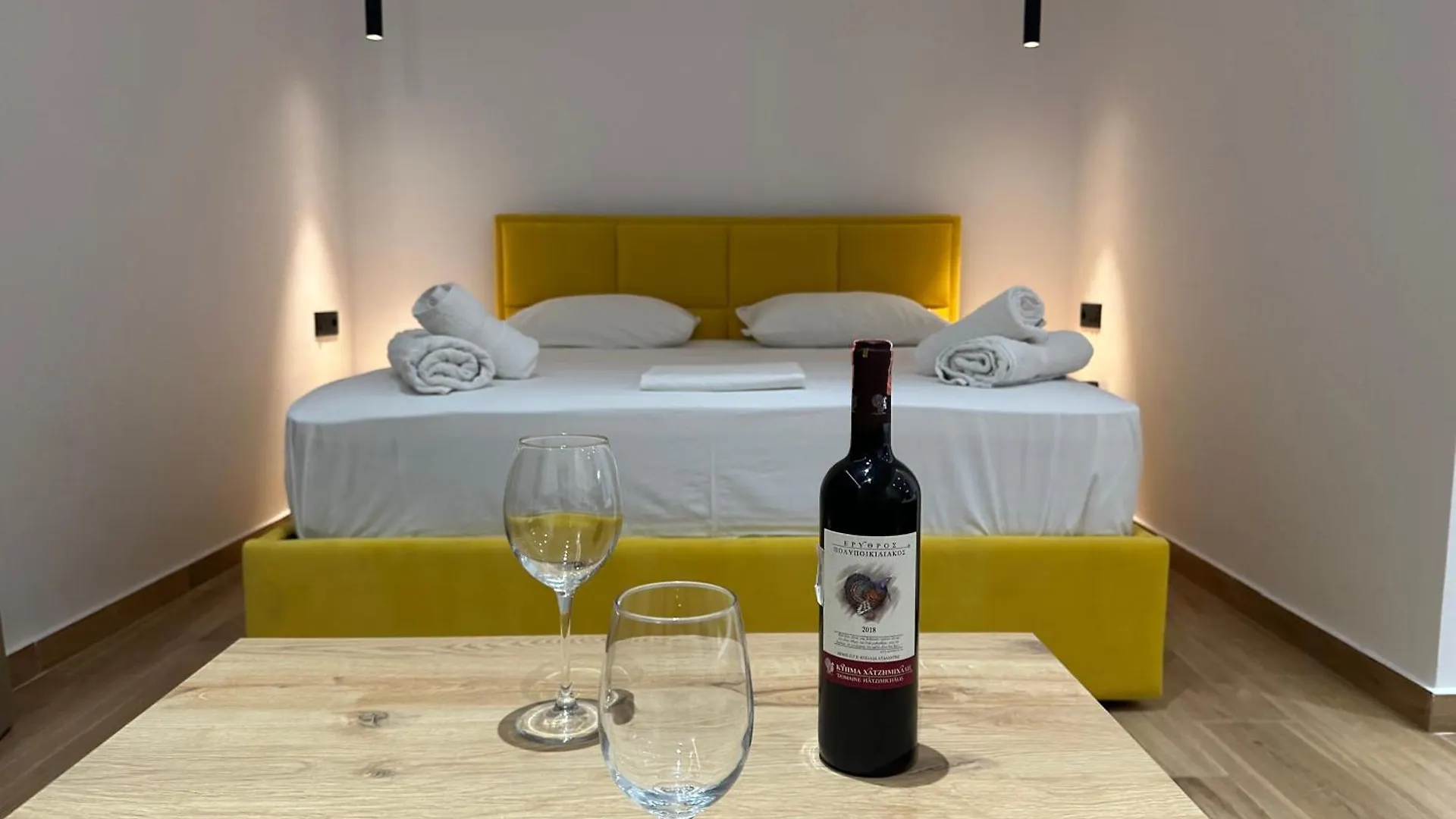 Suites Kozi Sarande