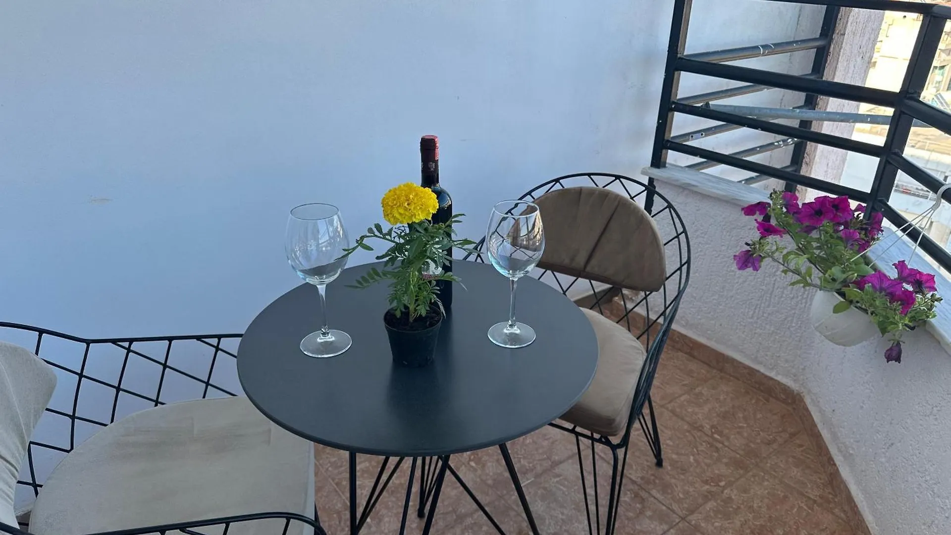 Suites Kozi Sarande Hotel