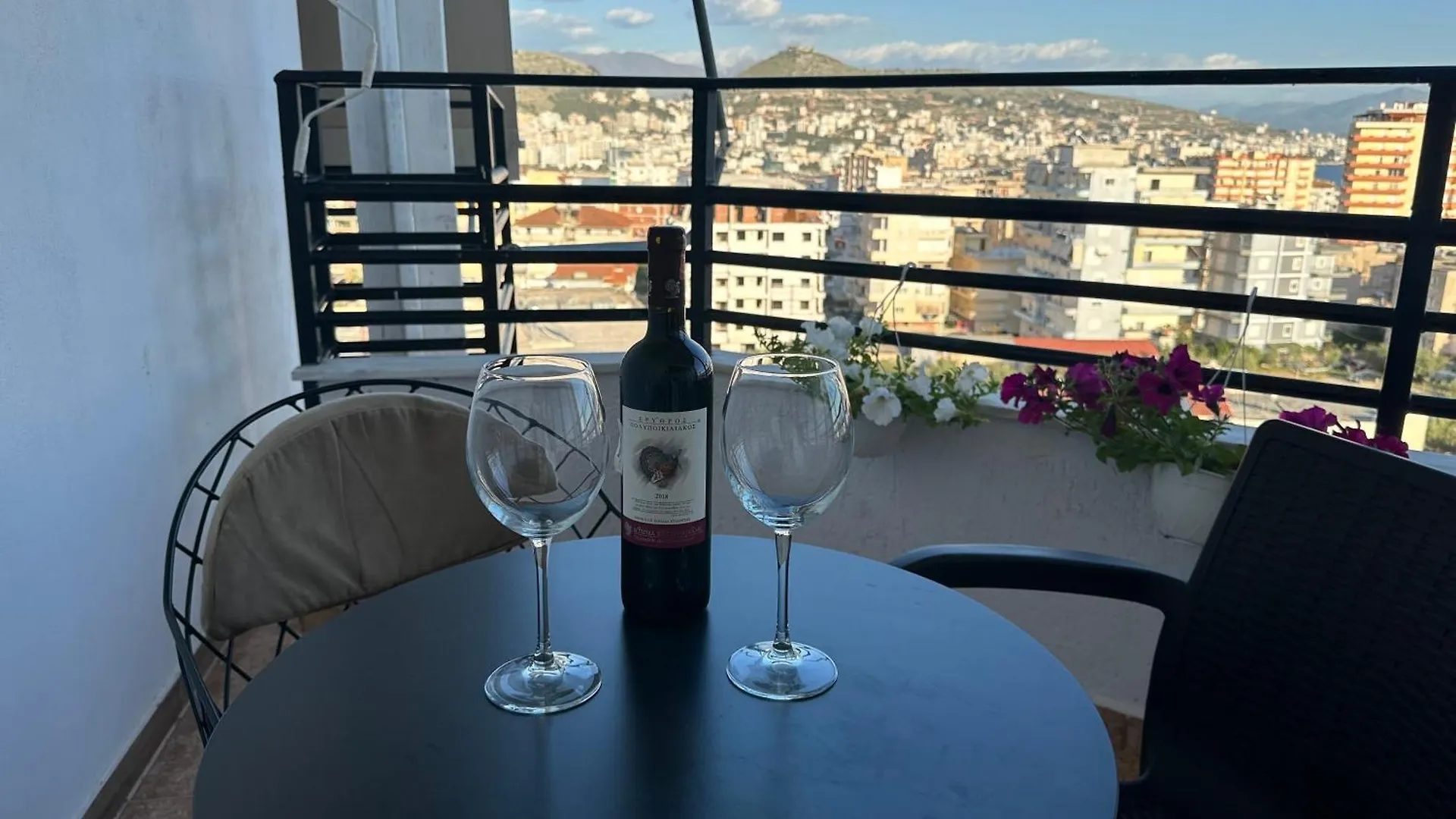 Suites Kozi Sarande